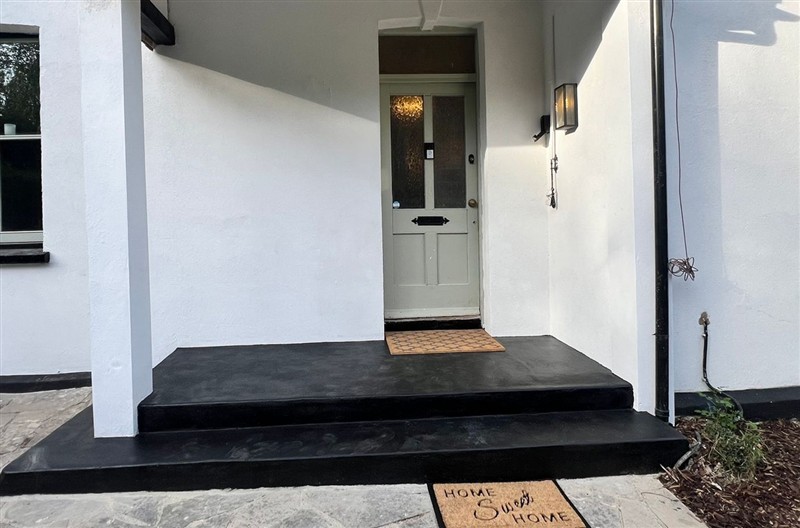 Your Country House, Aldermaston Wharf, Berkshire sleeps 14 people