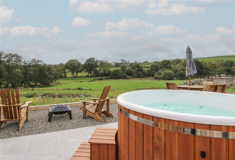 Yr Awen - Inspiration, Near Lampeter, Ceredigion sleeps 2 people